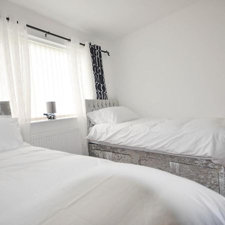 Modern 2 Bed Apartment 루턴 외부 사진