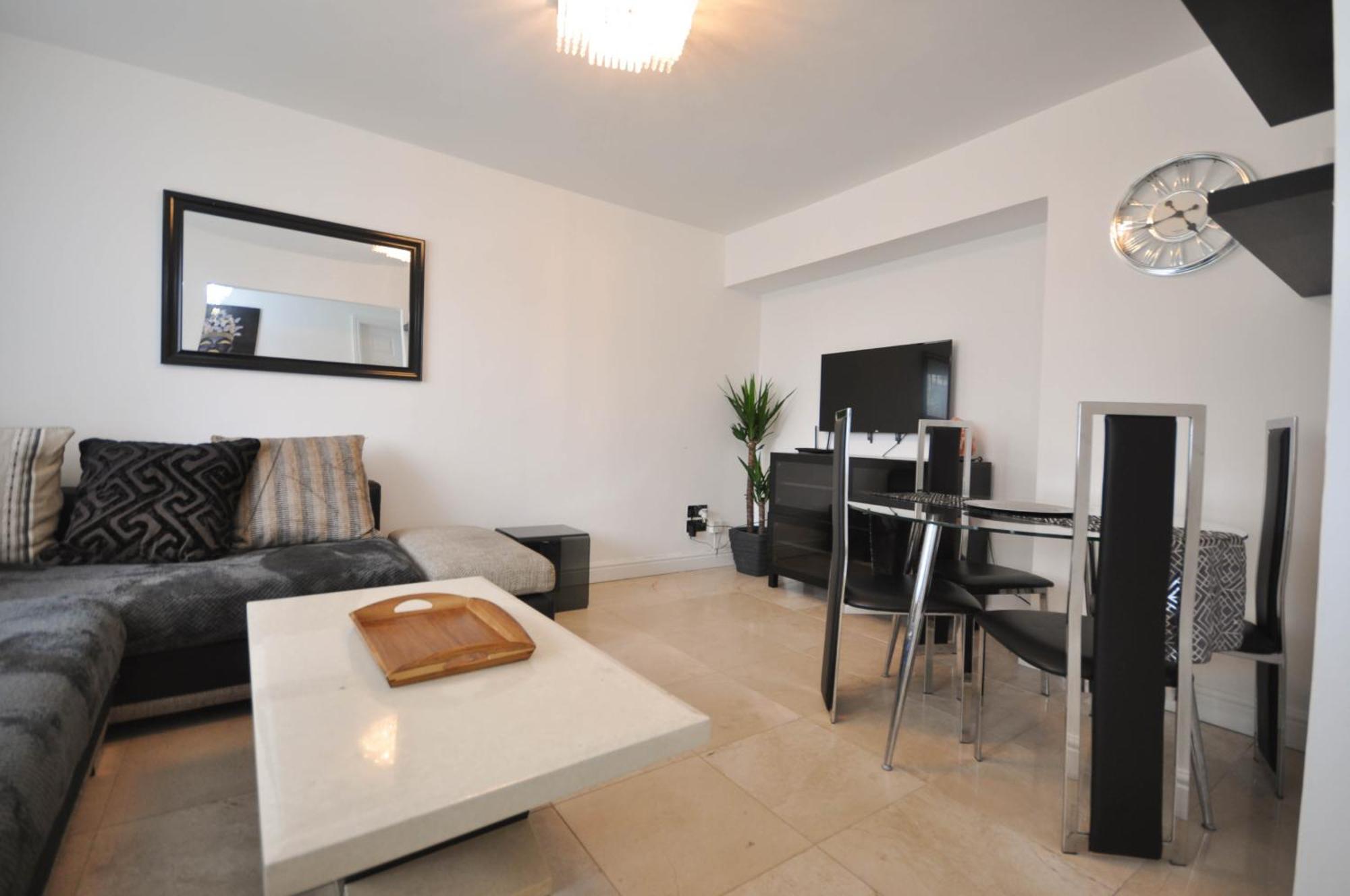 Modern 2 Bed Apartment 루턴 외부 사진