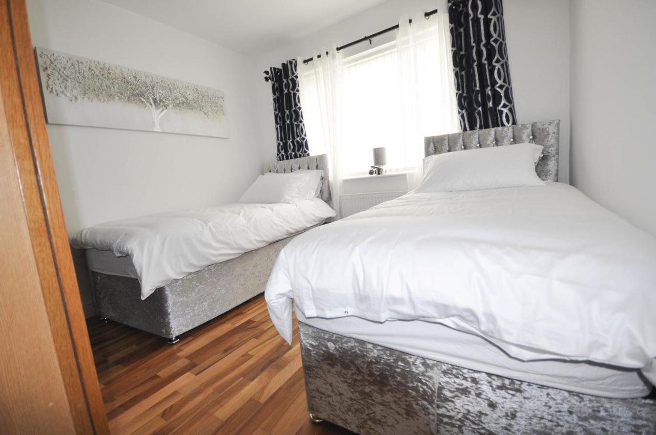 Modern 2 Bed Apartment 루턴 외부 사진