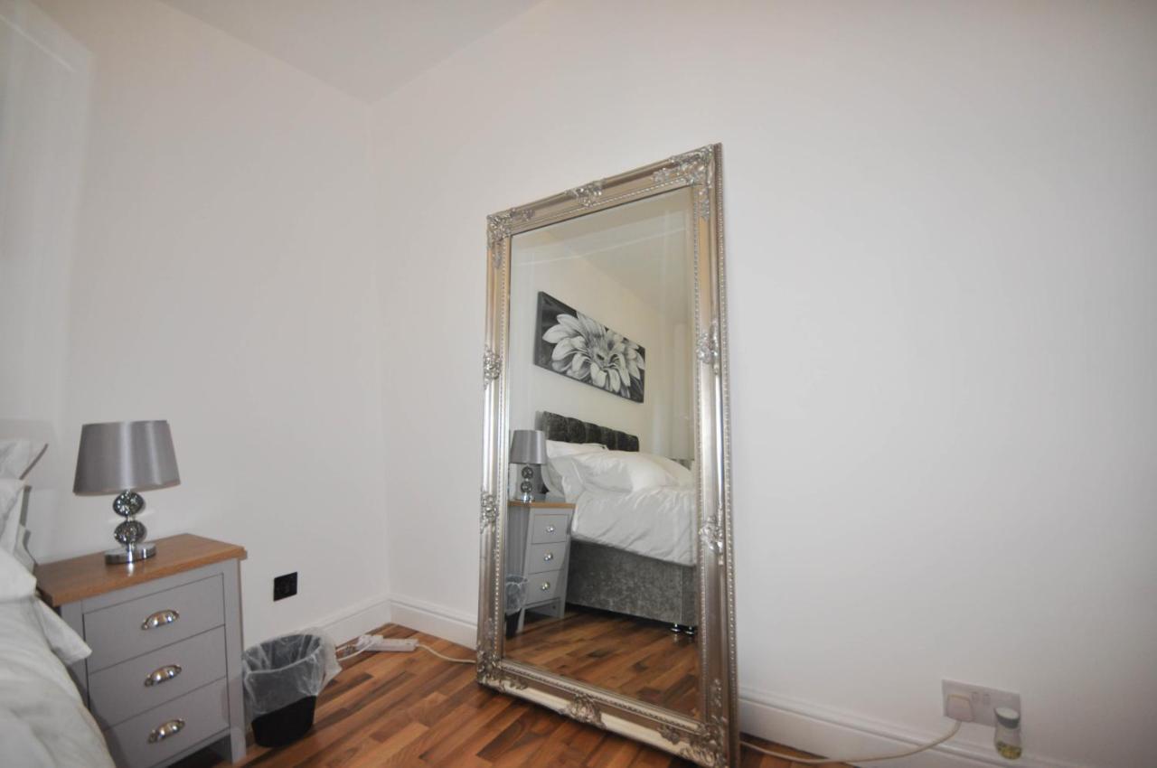 Modern 2 Bed Apartment 루턴 외부 사진