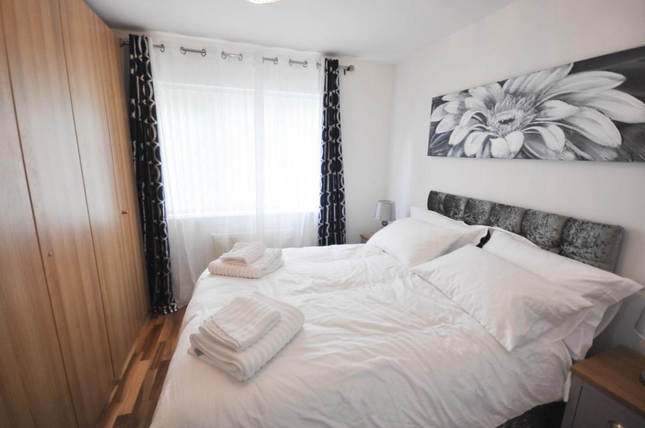 Modern 2 Bed Apartment 루턴 외부 사진